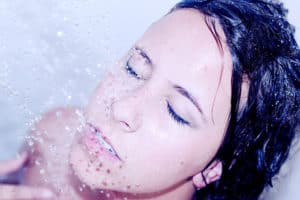 Read more about the article How to Hydrate Dehydrated Skin – 8 Simple Steps