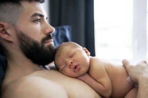 Read more about the article When Should Dad Do Skin to Skin?
